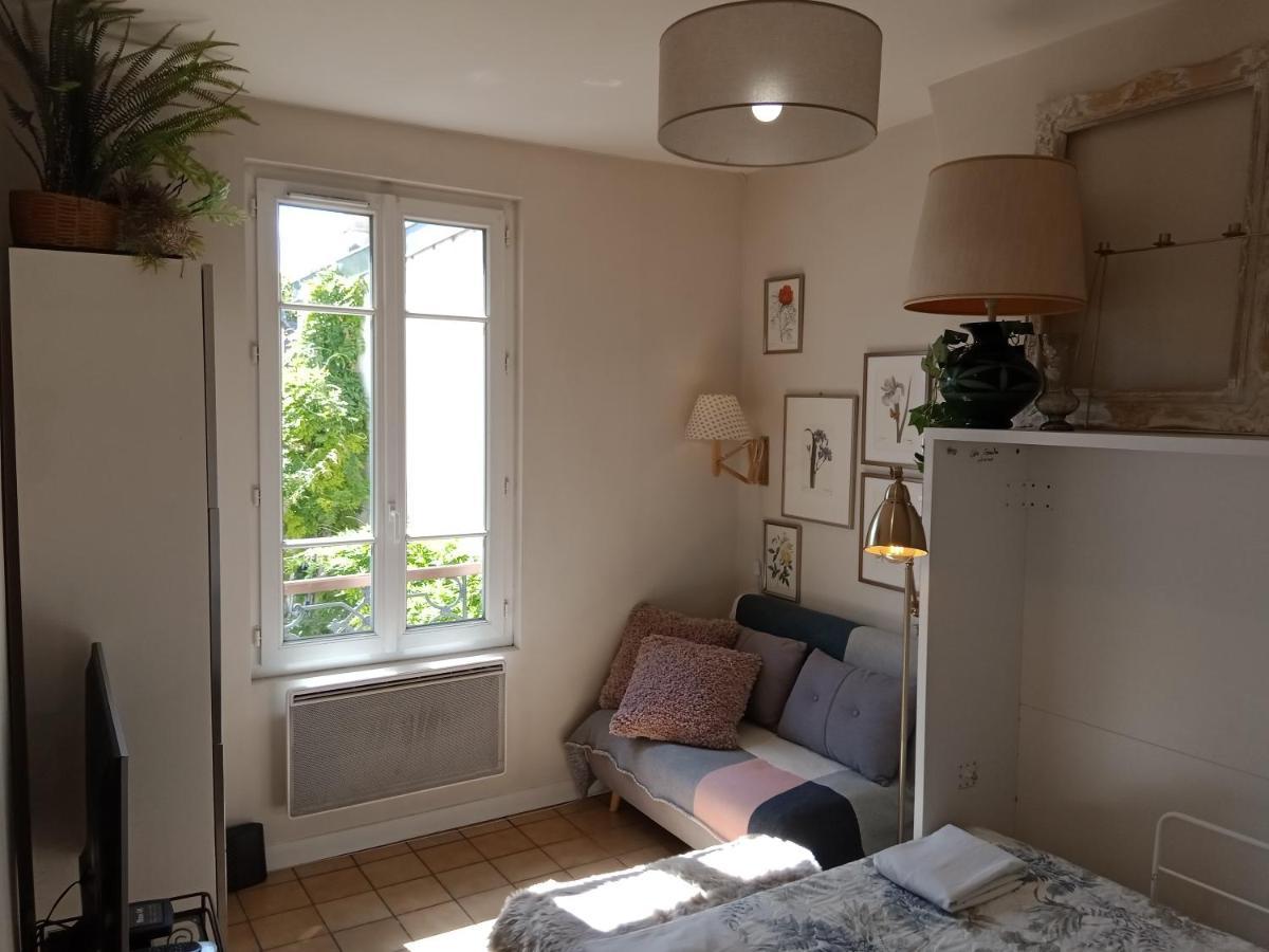 Paris Authentic House Small, Bright And Calm Studio Екстериор снимка