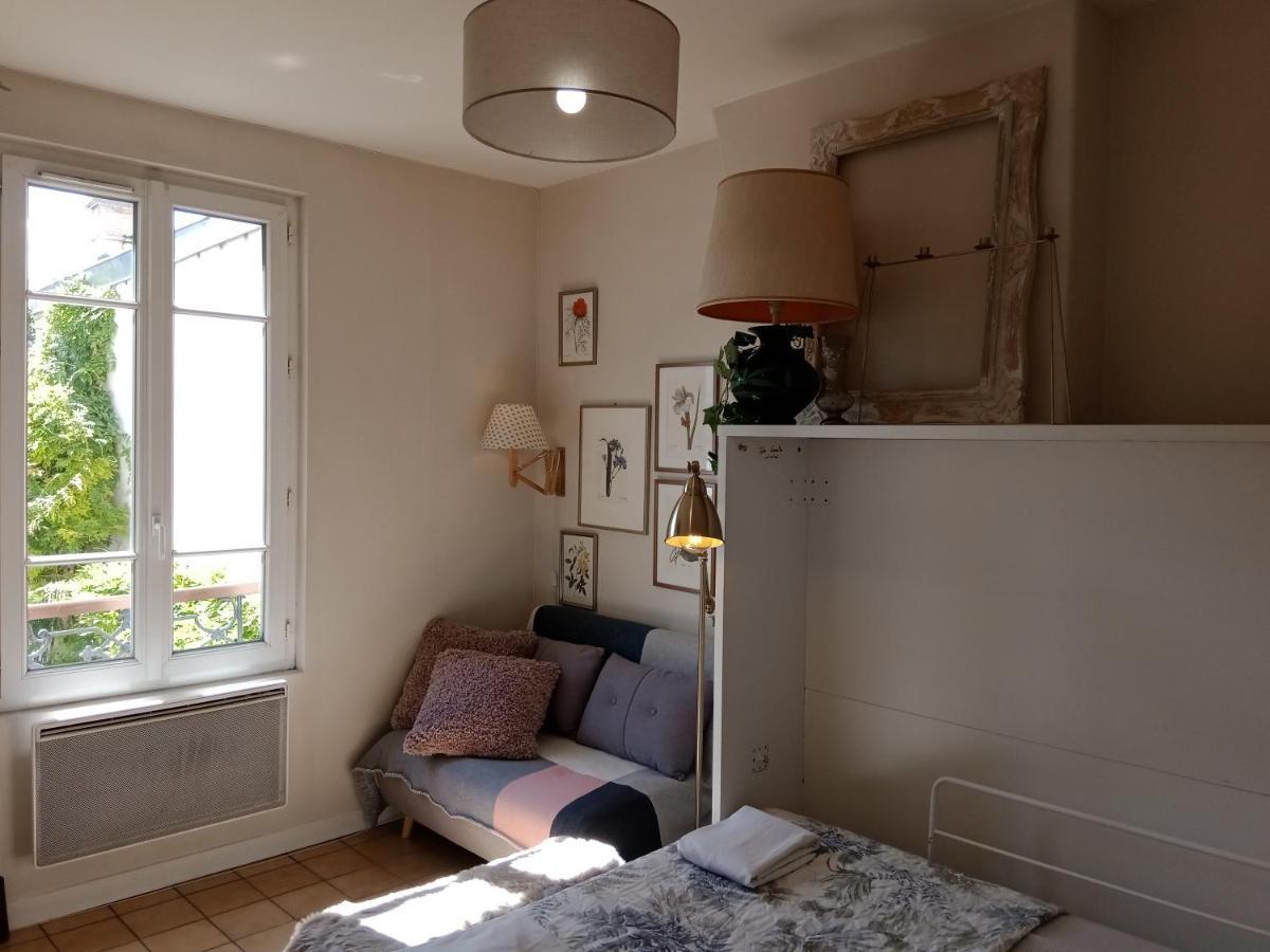 Paris Authentic House Small, Bright And Calm Studio Екстериор снимка