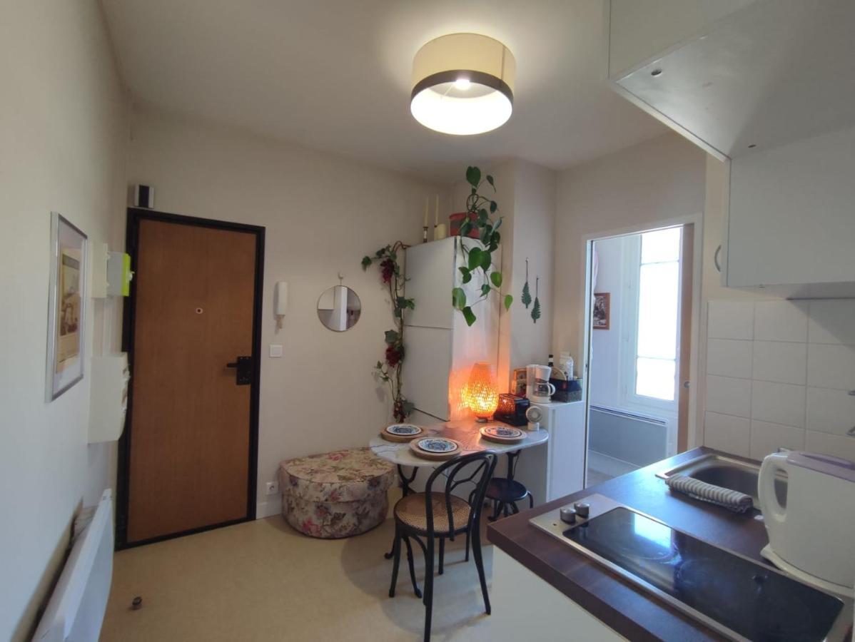 Paris Authentic House Small, Bright And Calm Studio Екстериор снимка