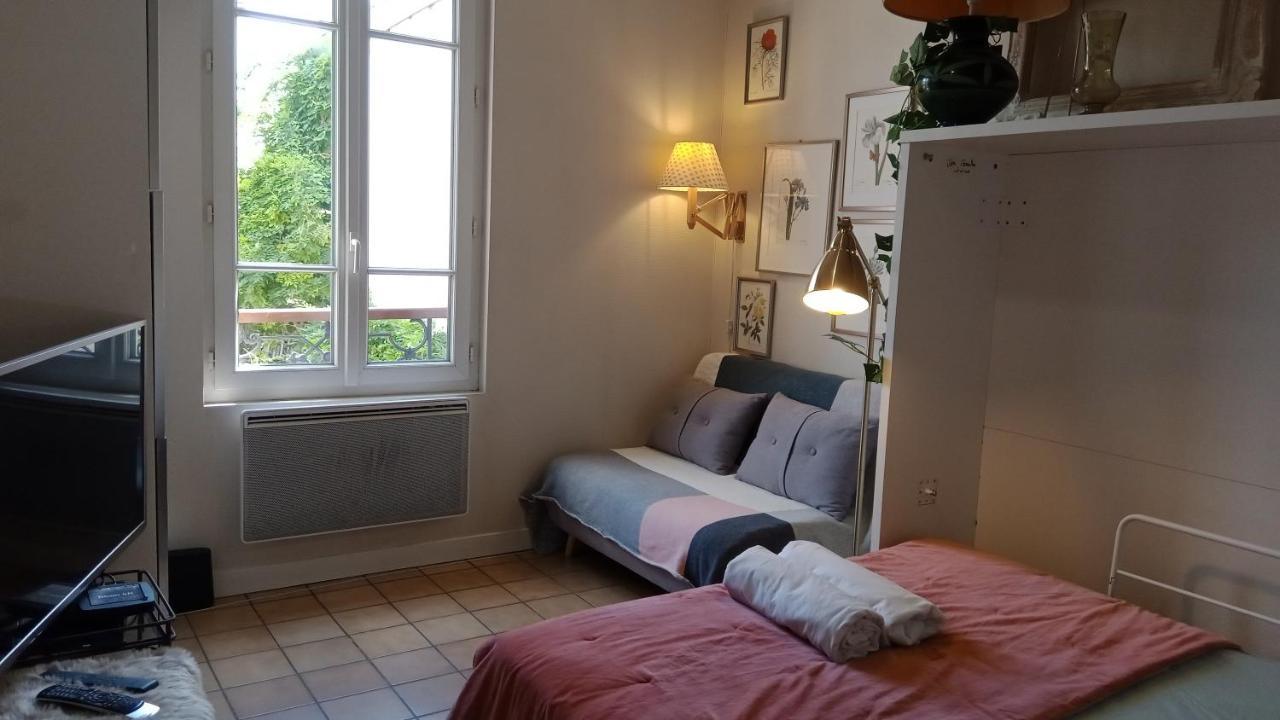 Paris Authentic House Small, Bright And Calm Studio Екстериор снимка
